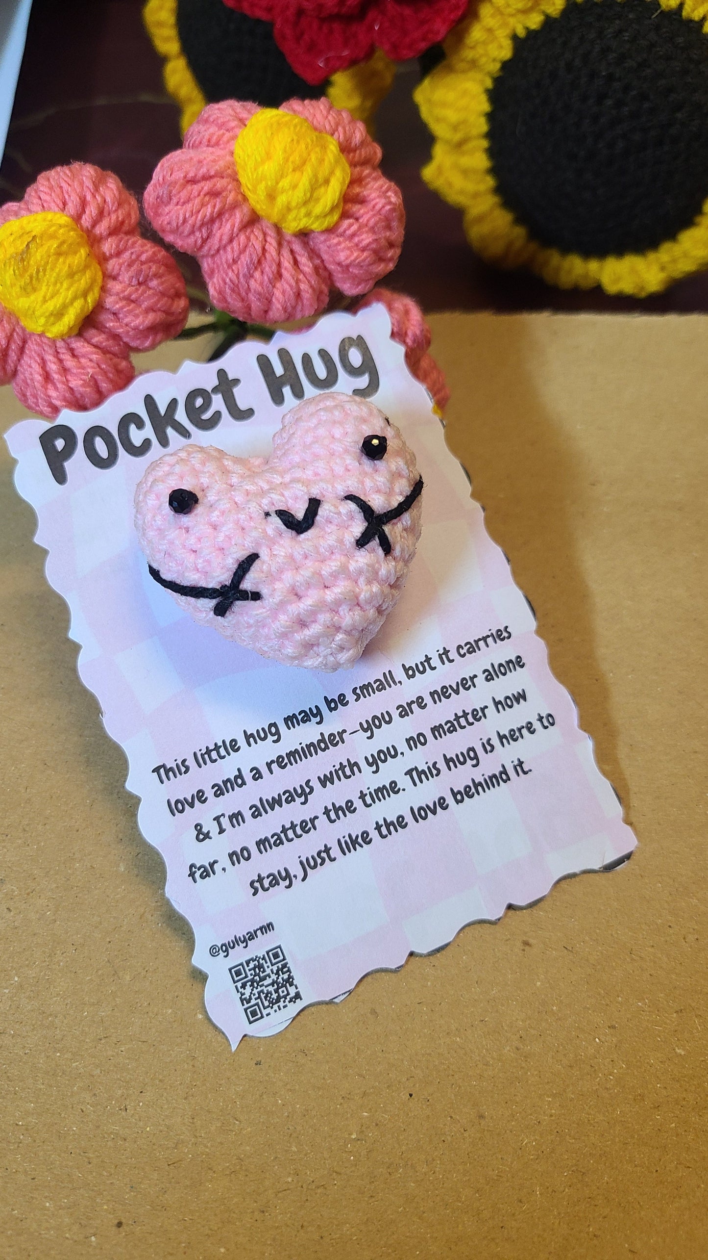 Crochet Pocket Hug Gulyarn